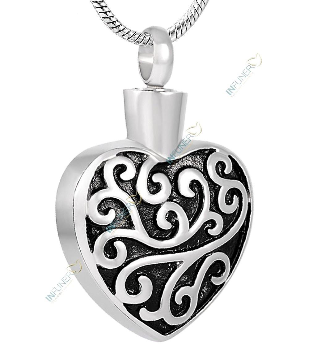 COLGANTE CORAZON CON GRABADOS 